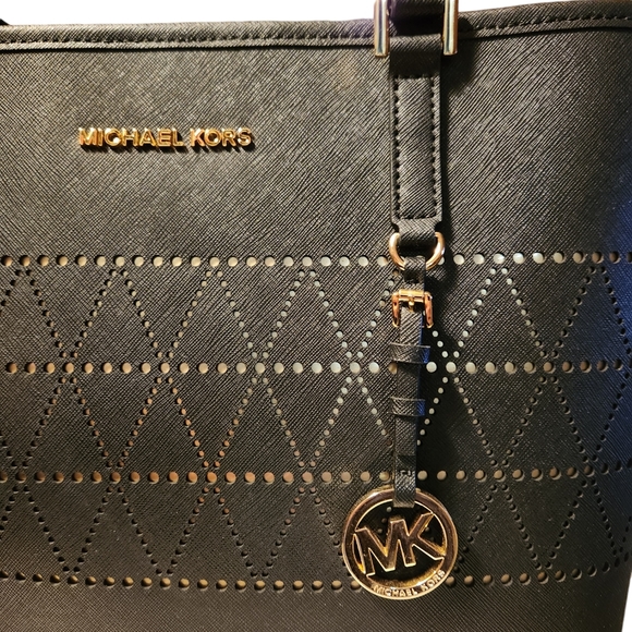 BLACK AND GOLD MICHAEL KORS TOTE CARRYALL - Picture 9 of 11